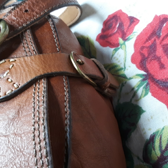 Lucky Brand Crossbody Saddle Bag - Picture 3 of 10